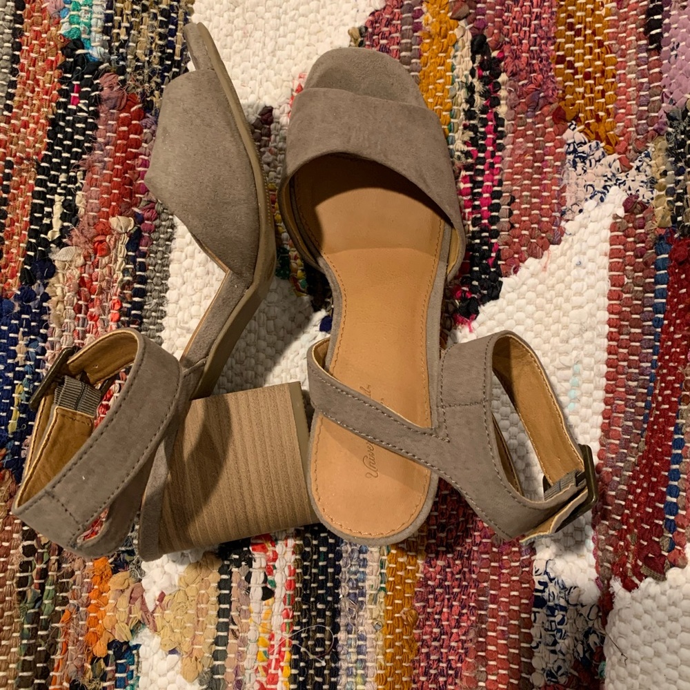 Block Heels - Picture 3 of 5